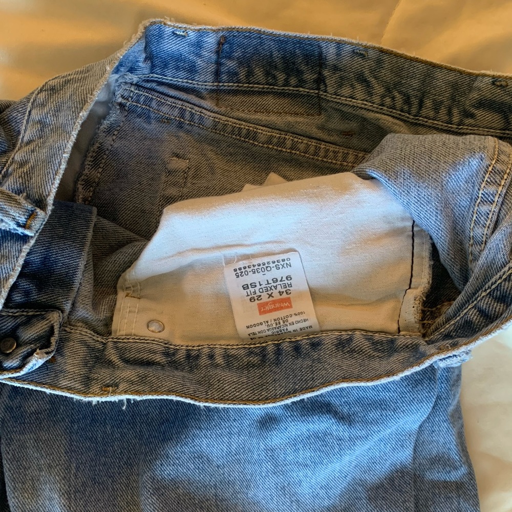 Wrangler Jeans - Picture 3 of 4